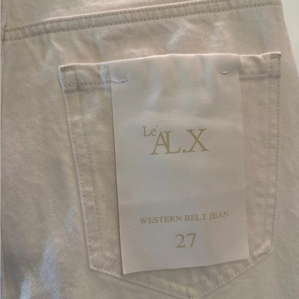 LE' AL.X White Western Belt Straight Leg High Waisted Jean 27